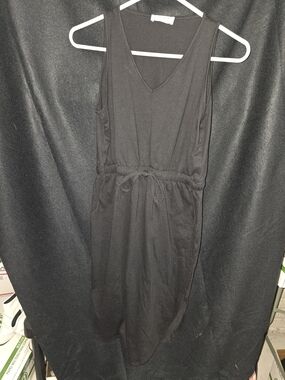Zenana Outfitters Black Sleeveless V-Neck Midi Dress